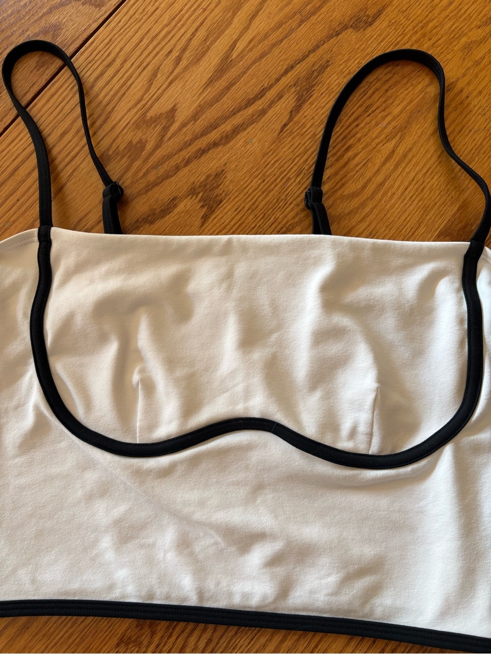 Alo Yoga Airbrush Streamlined Bra Tank in ivory and black size large - Picture 4 of 6
